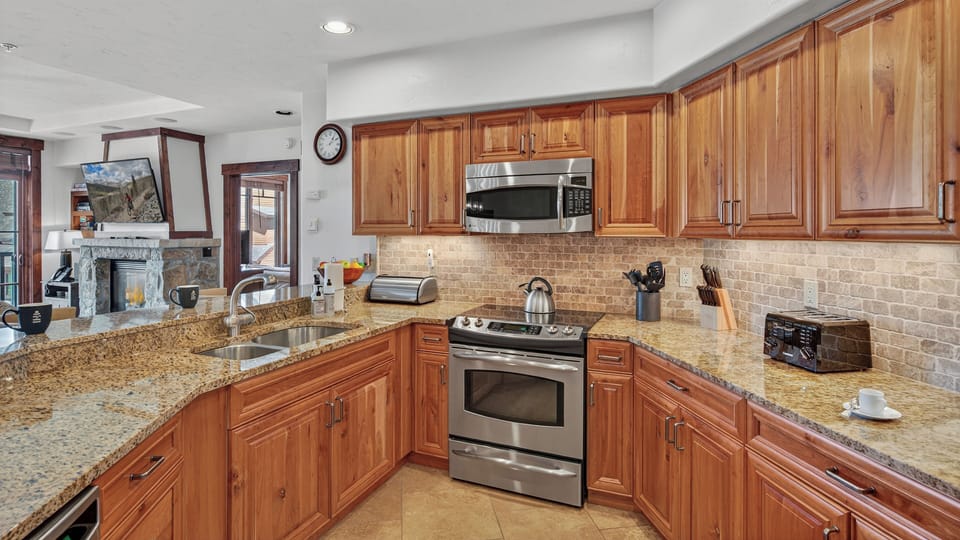 Kitchen, Main Level