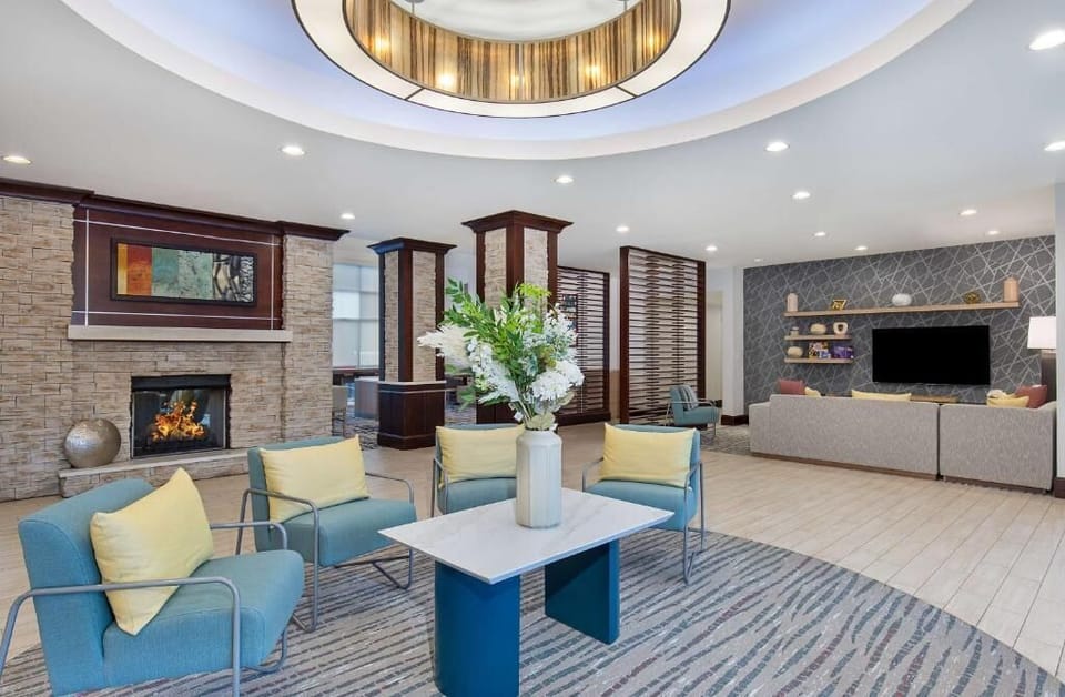 Lobby lounge
