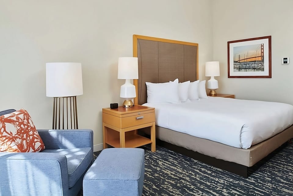 Unit with 1 Double bed. Exact unit will be assigned upon arrival. Views, colors, and decor may vary.