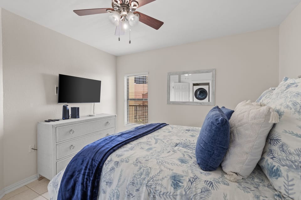 Guest Queen Bed