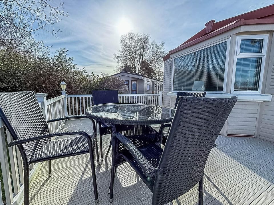 Southview Holiday Park is ideal for family holidays 2026, with its dog friendly breaks in the UK and proximity to top attractions like the Skegness Aquarium and other things to do in Skegness.