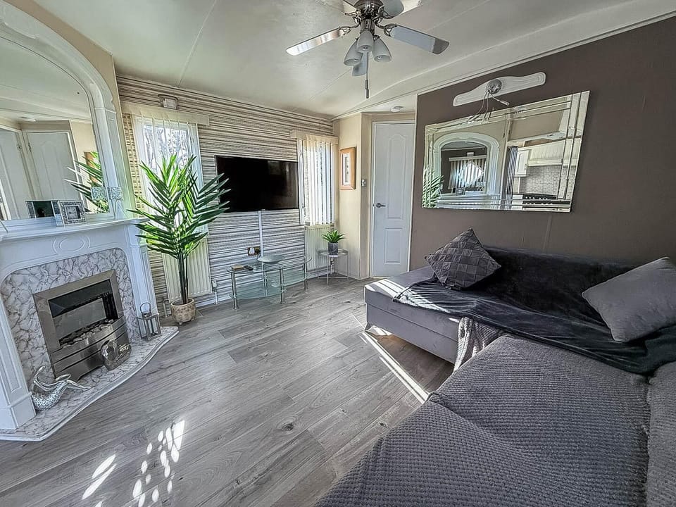 For last minute caravan holidays, Southview Holiday Park is the perfect spot, offering fun-filled family holidays 2026 with plenty of things to do in Skegness nearby.