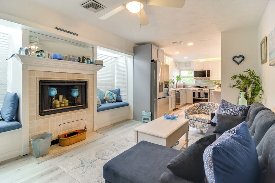 Home Interior | Free WiFi | Central A/C & Heat | Smart TV