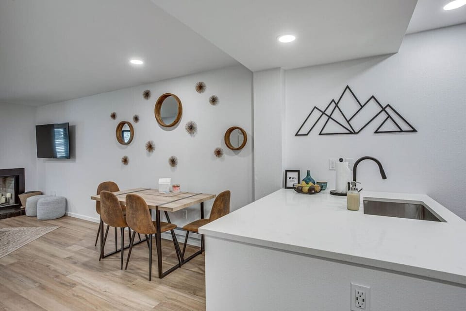 Dining space with seating for 4 plus bar seating