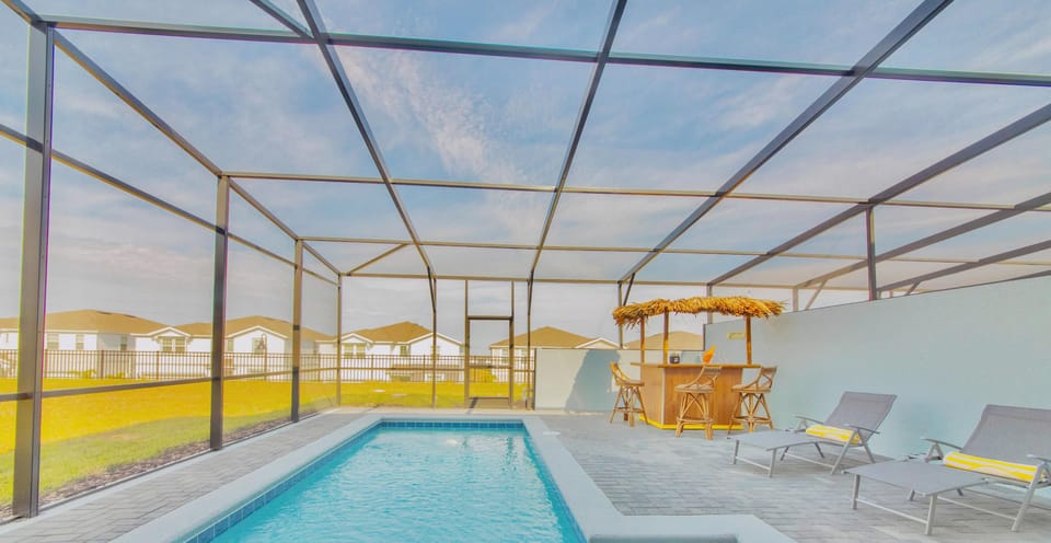 3733PacificLn-POOL_TIKIBAR_1