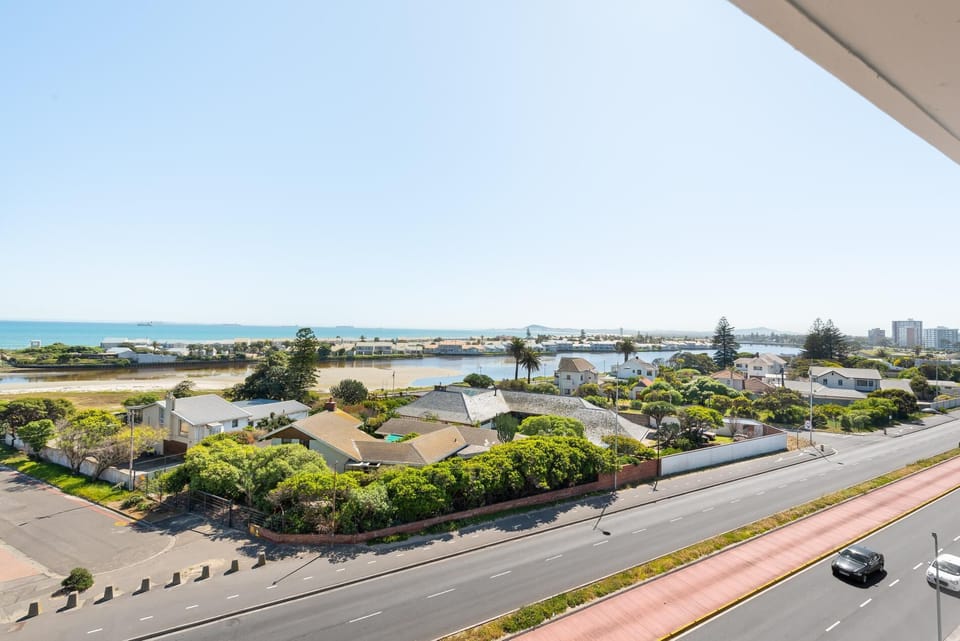 Burmeister Modern 2-Bedroom w/ Views Milnerton (30751)