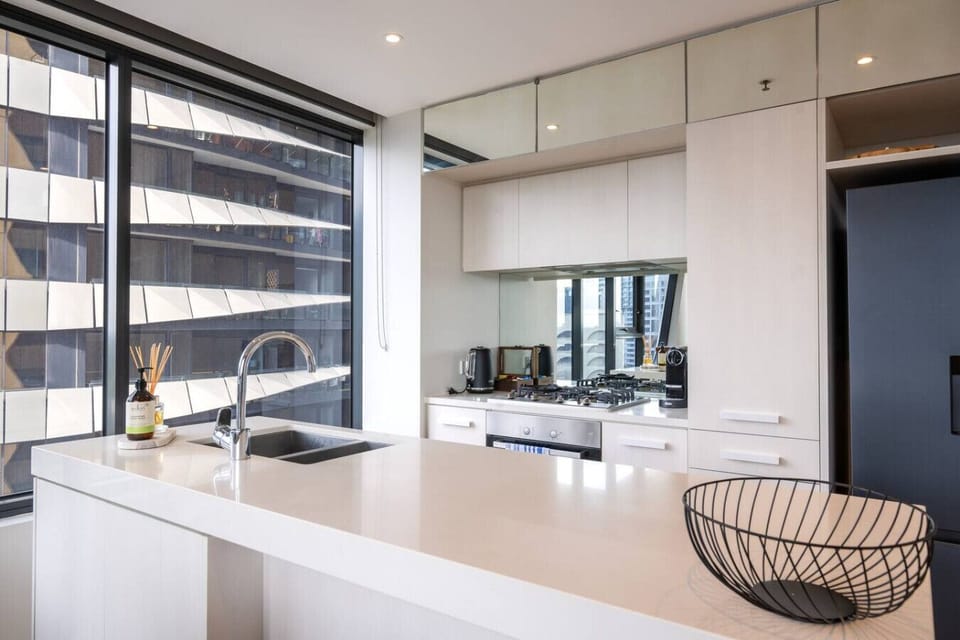 Full kitchen
