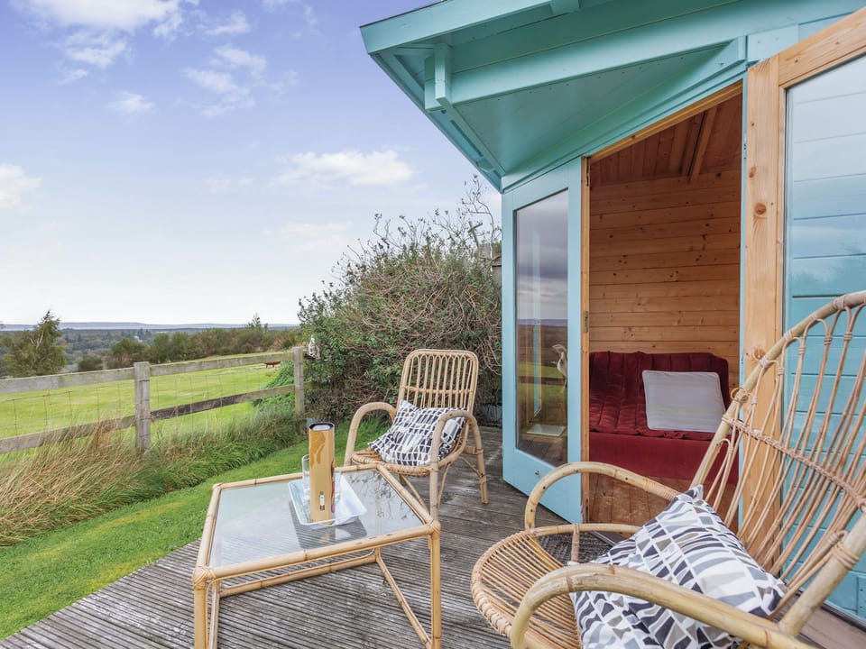 Sitting-out-area | East Cottage, Cawdor