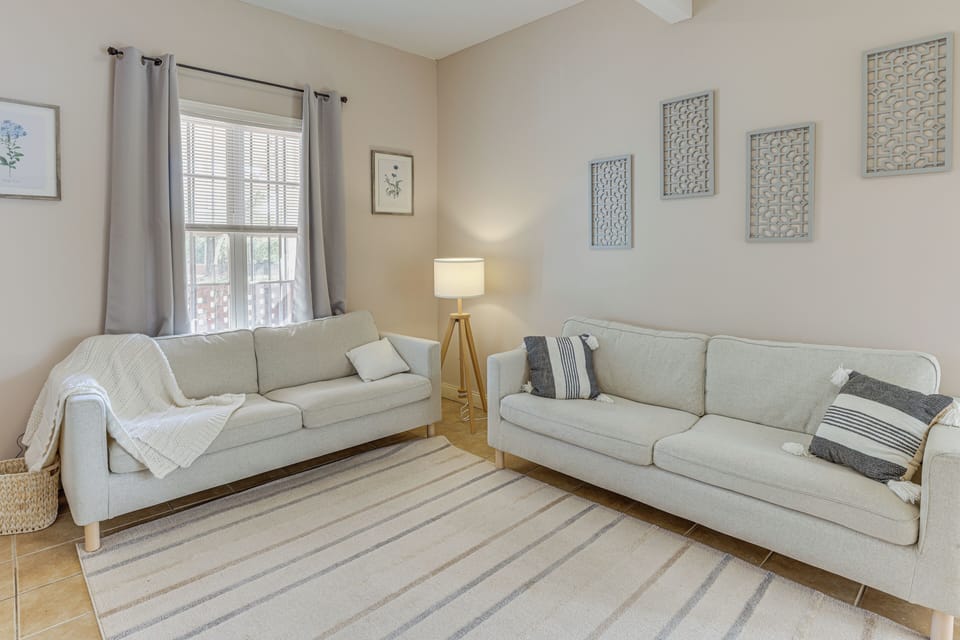 Birmingham Vacation Rental | 1BR | 1BA | 900 Sq Ft | Stairs Required