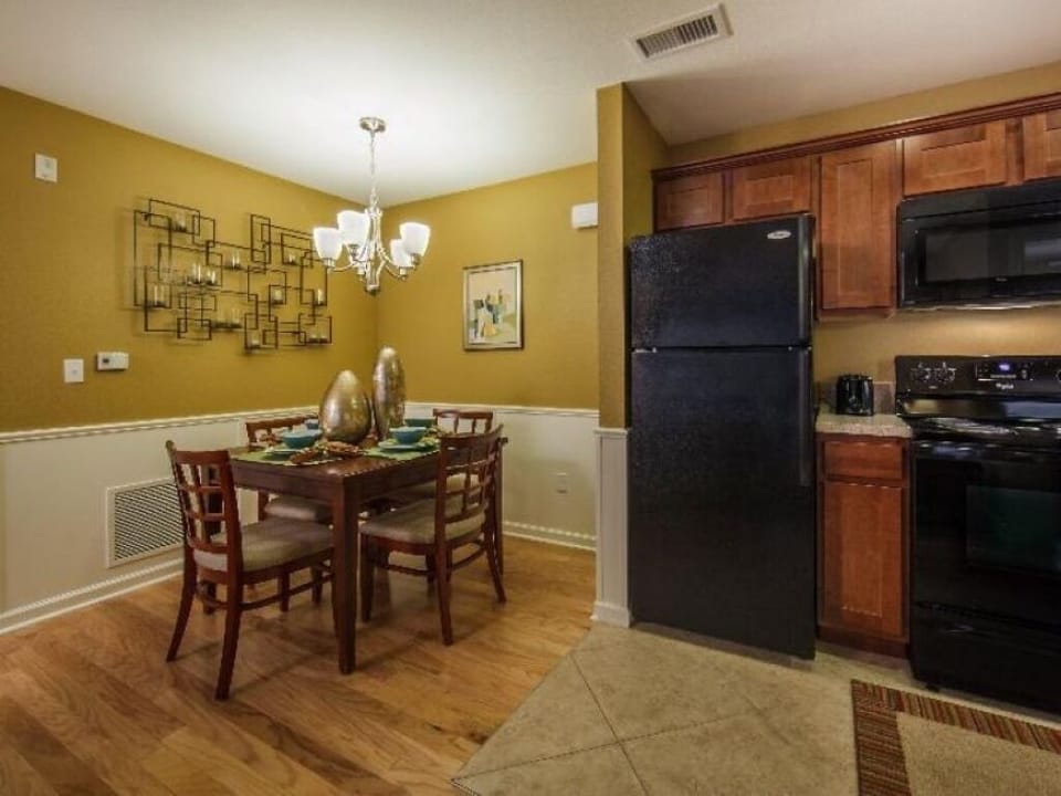 Cook and dine comfortably in the fully equipped kitchen nook.