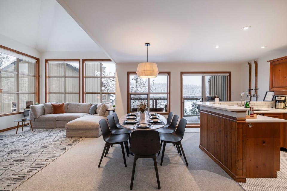 Dining area: Seats eight people
