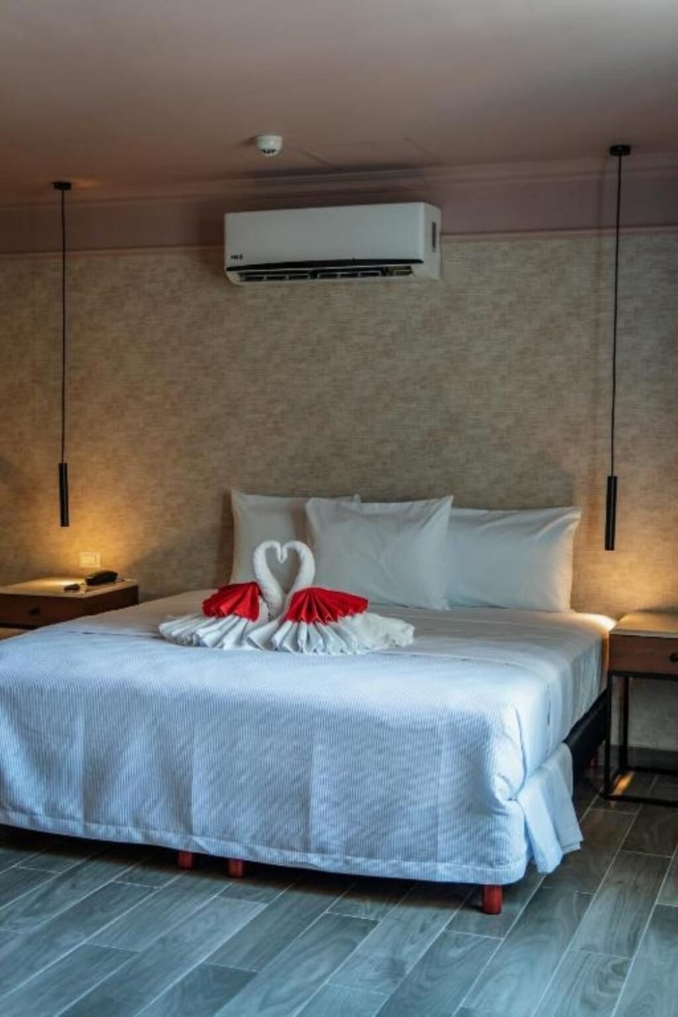 1 King Bed Room