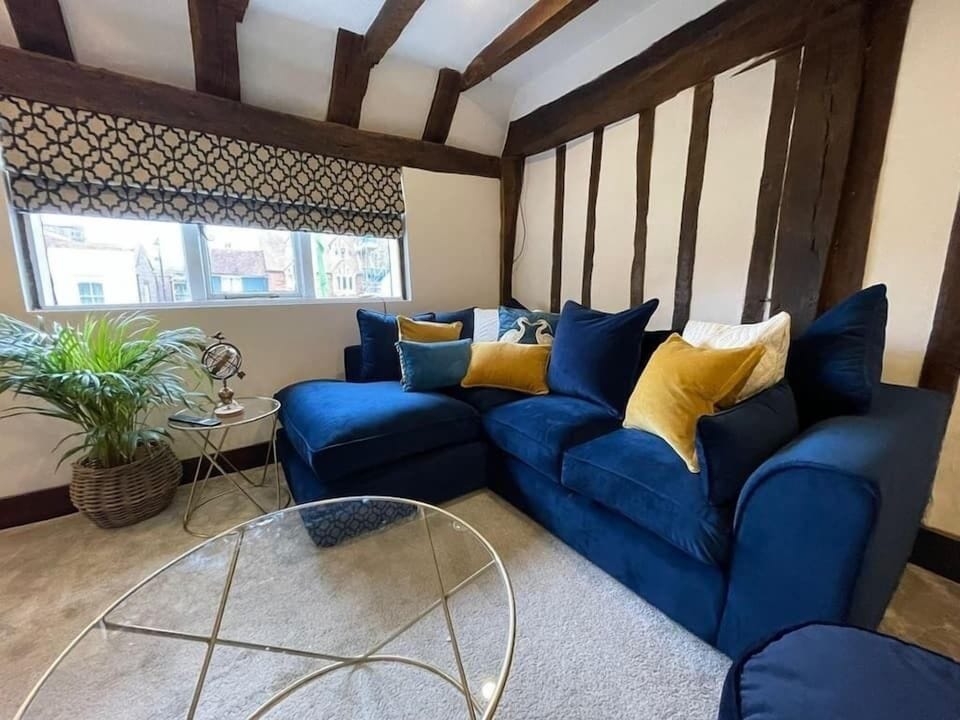 Living Room / Lounge