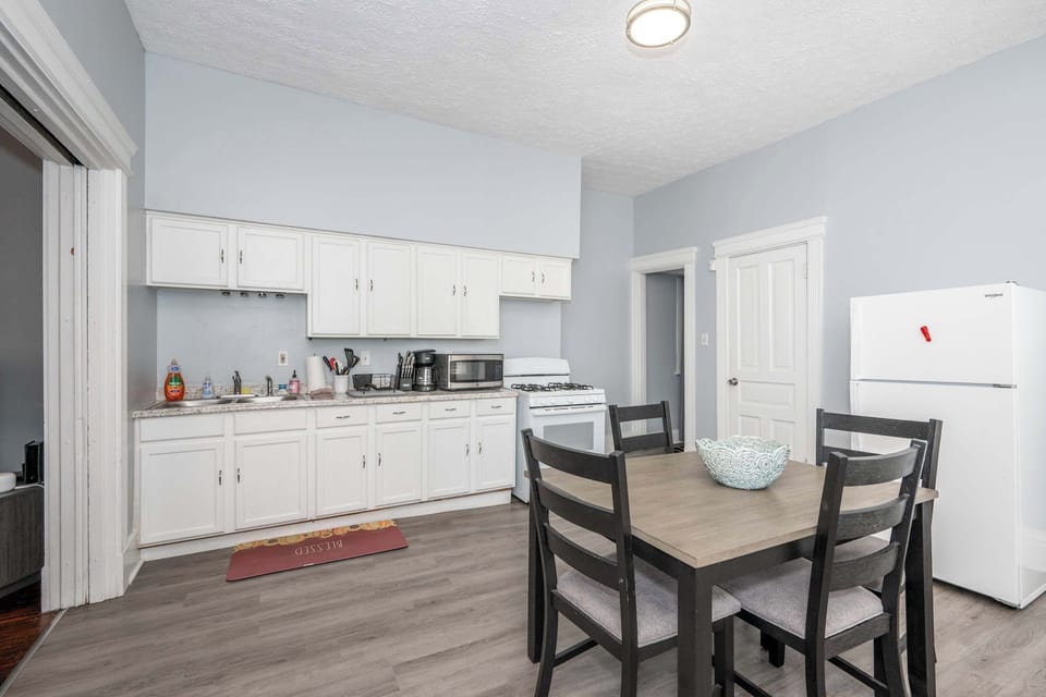 Suite 1’s inviting eat-in kitchen offers ample space & all the comforts of home​