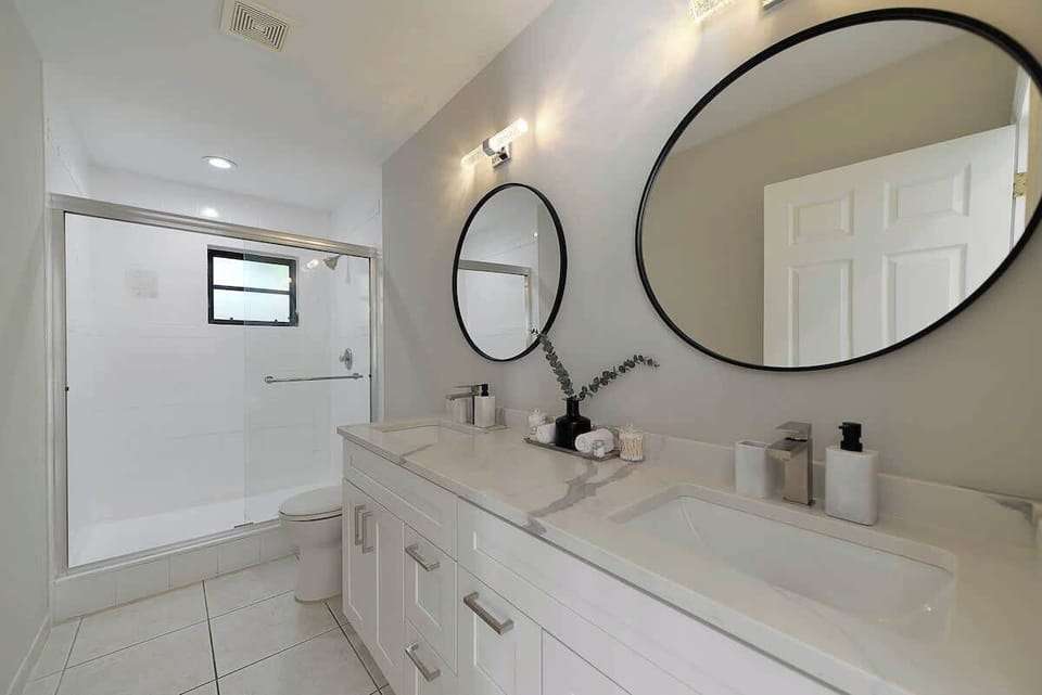 Unit 4 master master en suite bathroom.  This unit has 3 bedrooms and 2 bathrooms