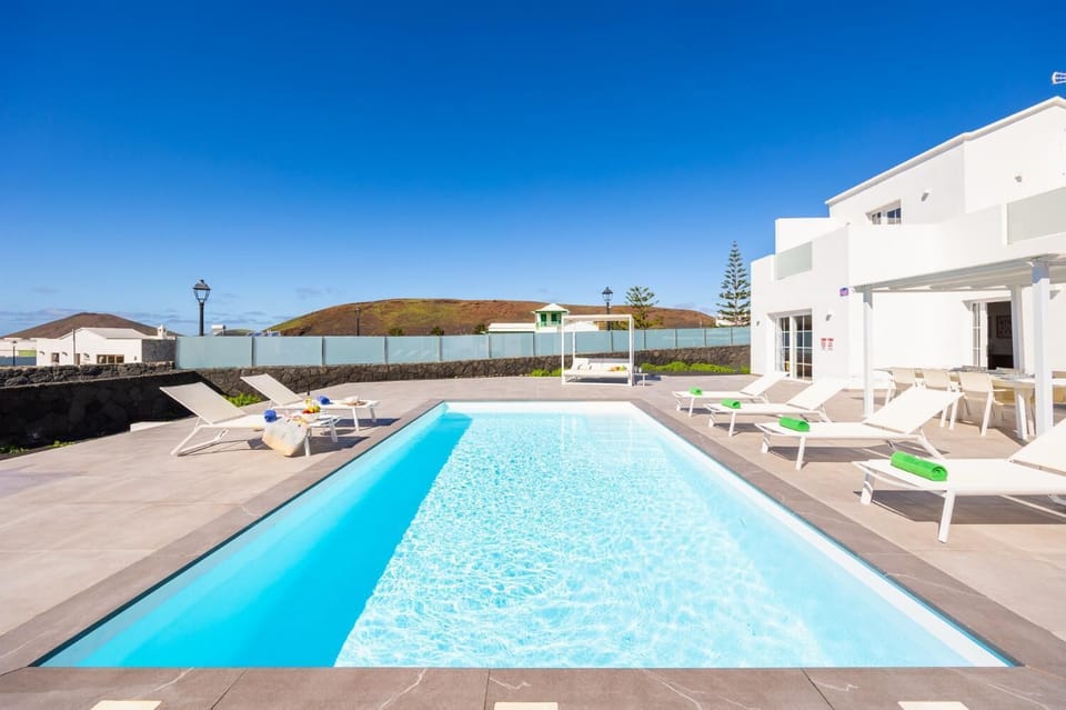 Private pool and terrace