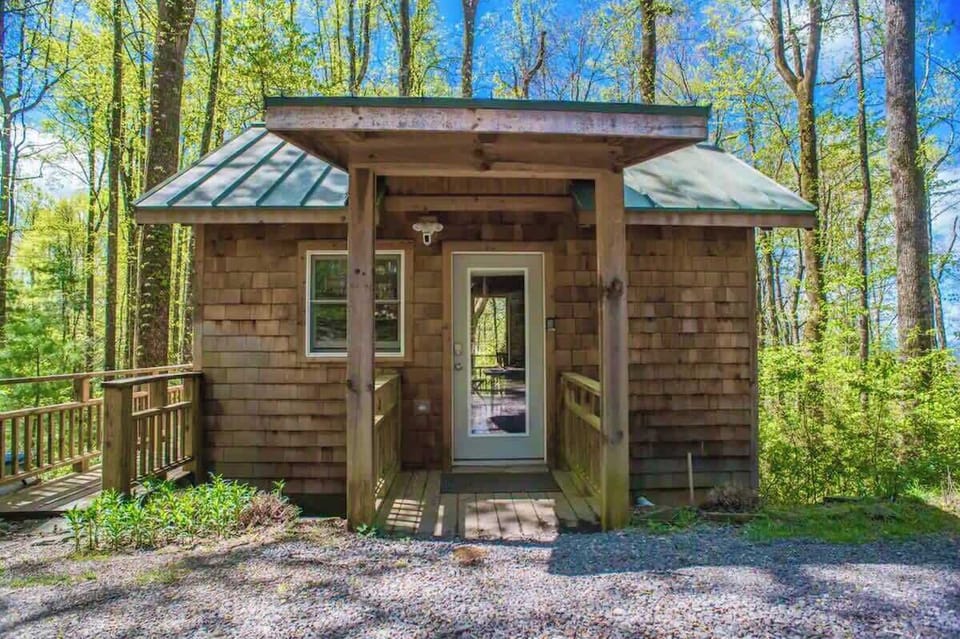Covered Entry to Guest Cabin