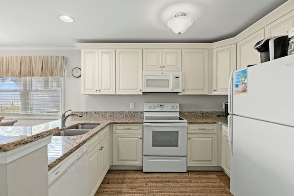 A fully stocked kitchen makes meal preparation a breeze.