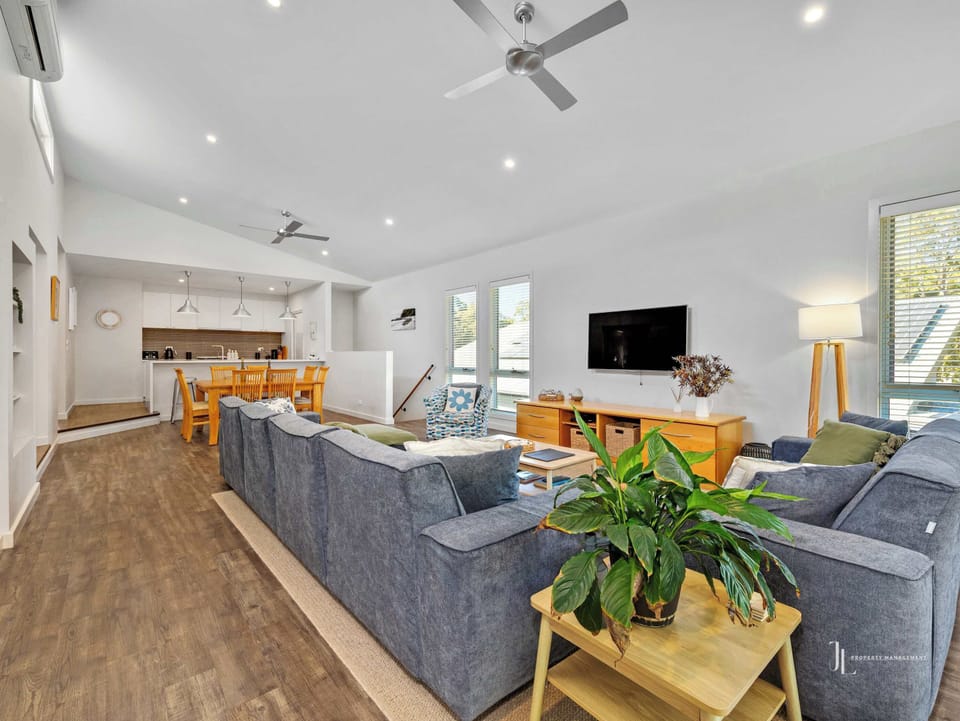 Loungeroom