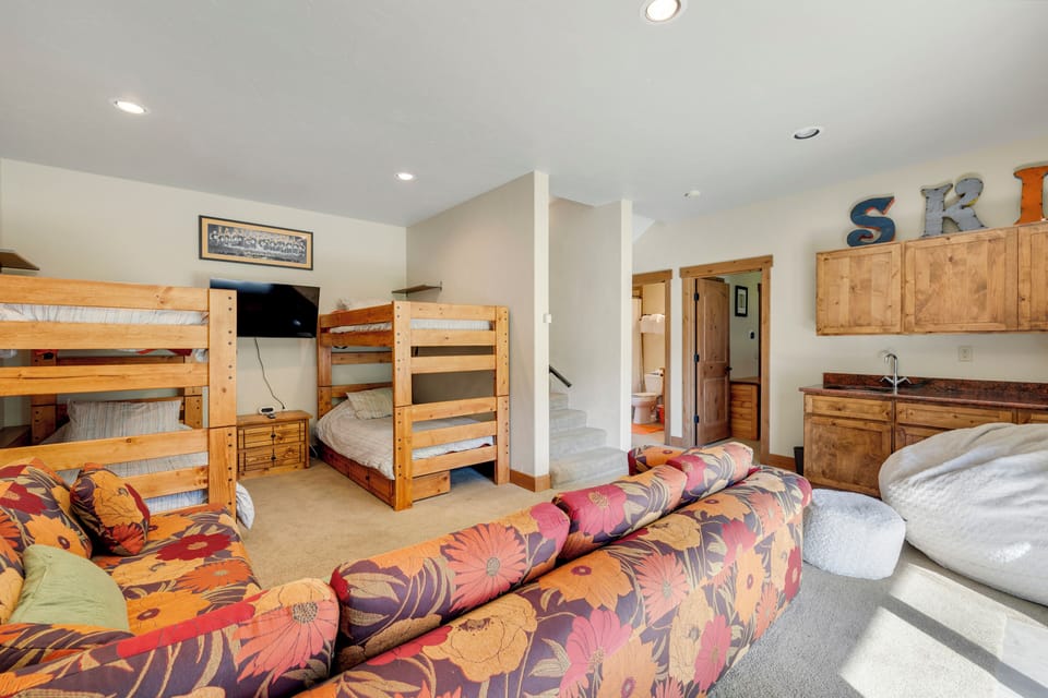 Basement with sleeping area