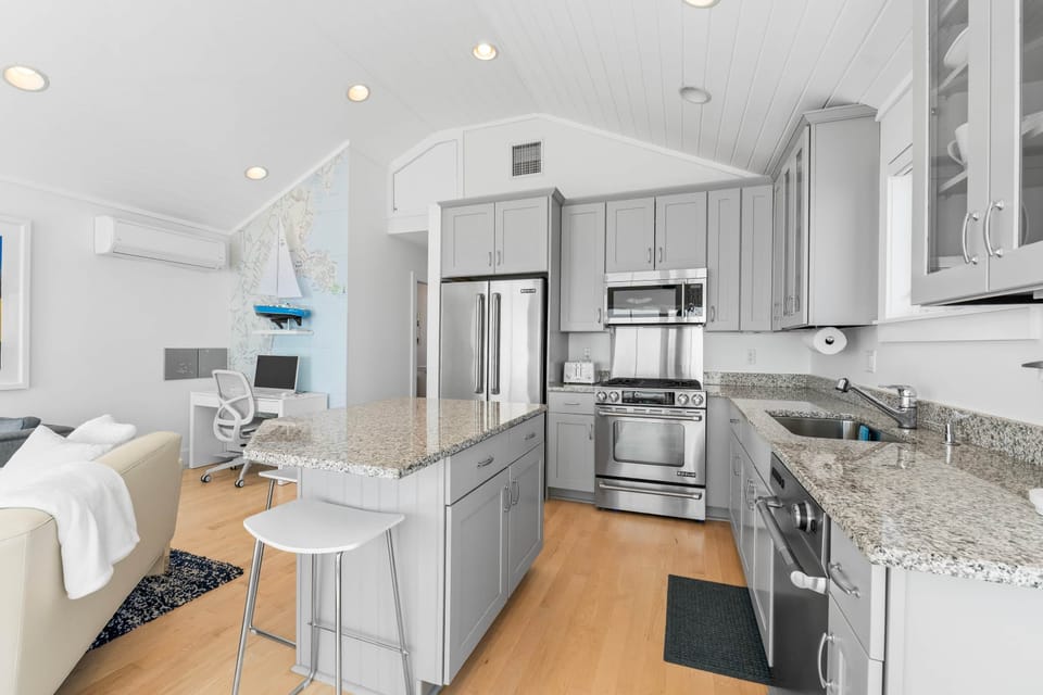 Amazing, updated kitchen
