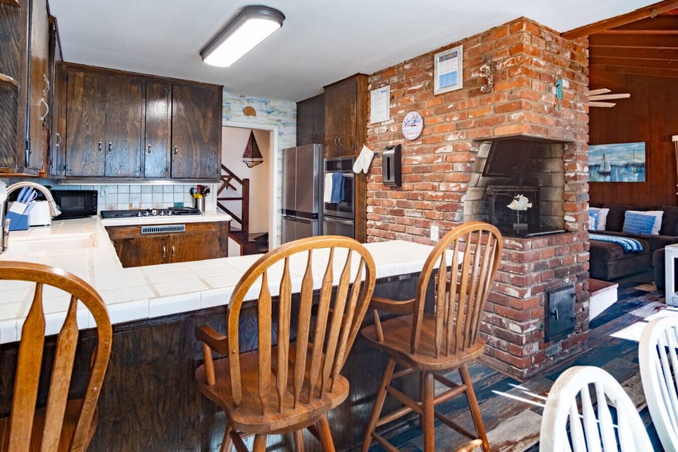 Fully equipped kitchen with all cooking essentials