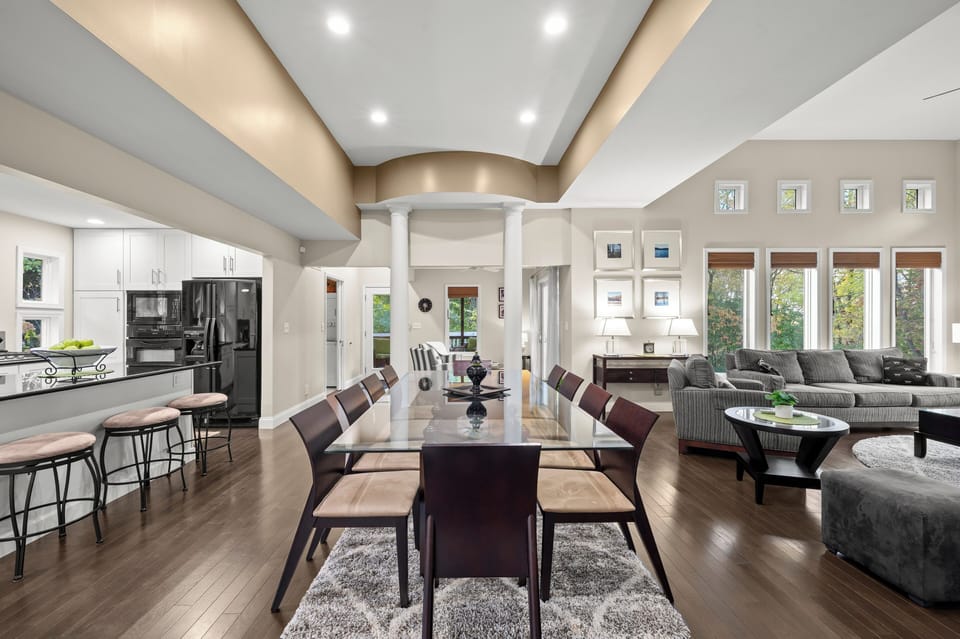 Upper-level dining are