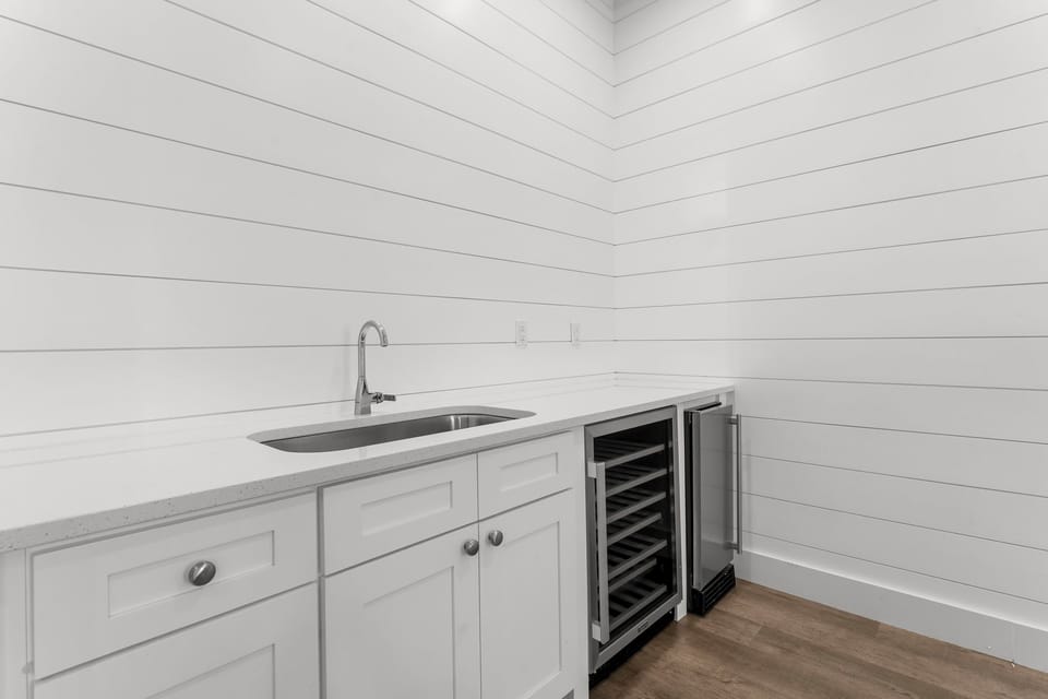 Wet Bar On 1st Floor