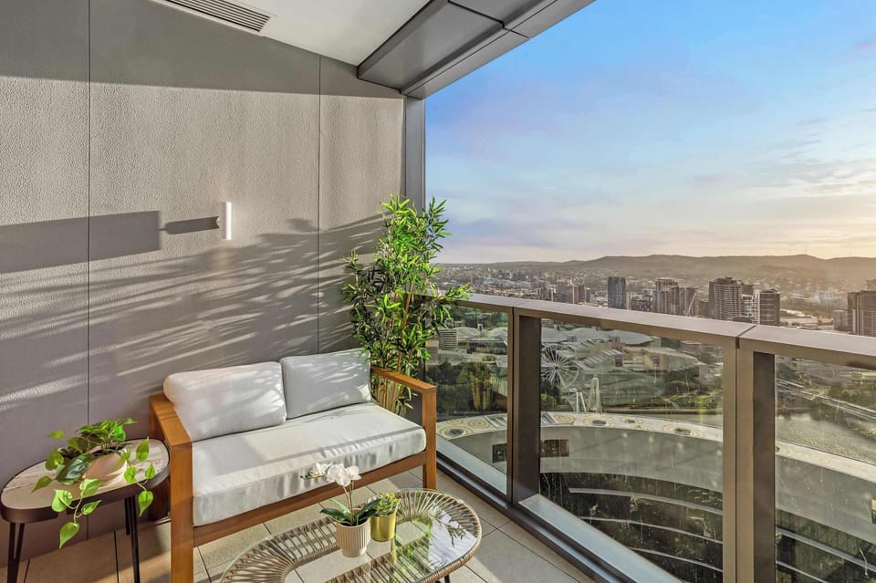 Step out onto your private balcony and soak in the amazing city and river views! Enjoy your morning coffee or an evening drink from the comfy seating area. It's the perfect spot to breathe in the fresh air and watch Brisbane life unfold below.
