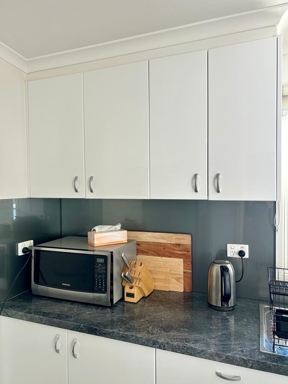 Kitchen - microwave.