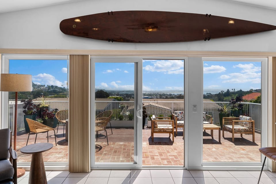 Breathtaking views and coastal vibes- your perfect escape awaits!