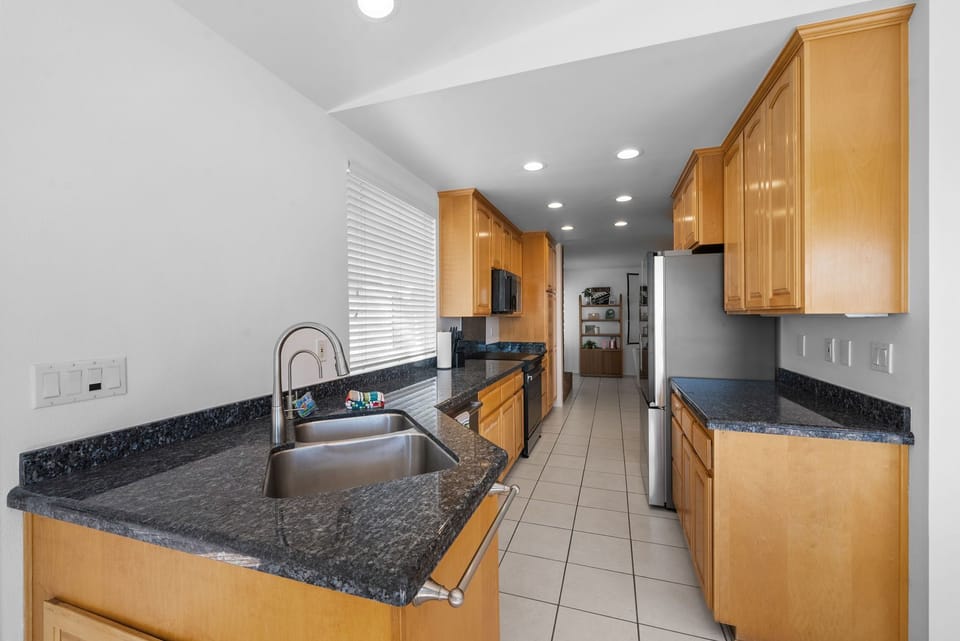 Modern gallery kitchen! What's your first dish here?