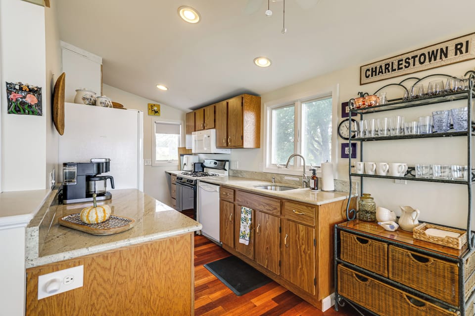 Kitchen | 2nd Floor | Keurig/Drip Coffee Maker | Air Fryer | Cooking Basics