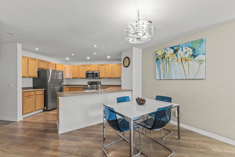 Kitchen Island | Dinner table for 4