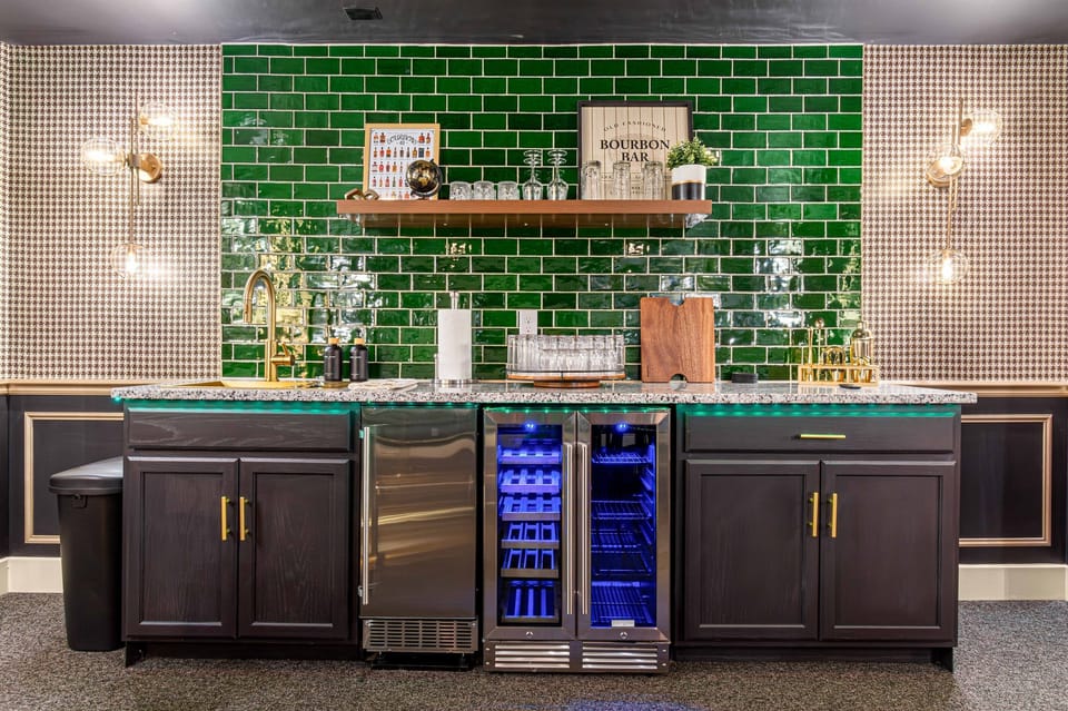 Poker Room bar , ice machine, mini-fridge and bar sink (no alcohol provided)
