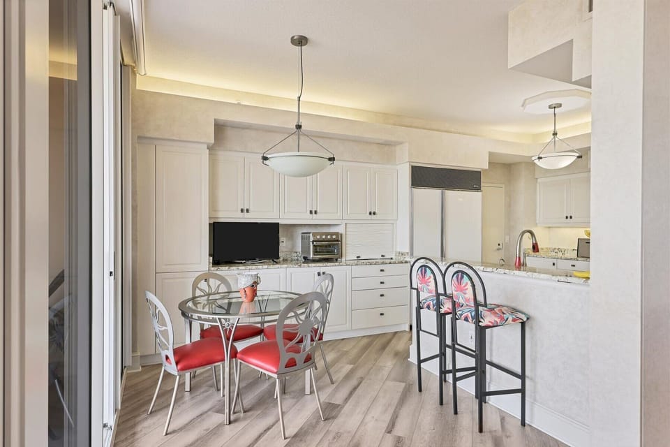 Grand Bay 323 by FVC - Eat in Kitchen