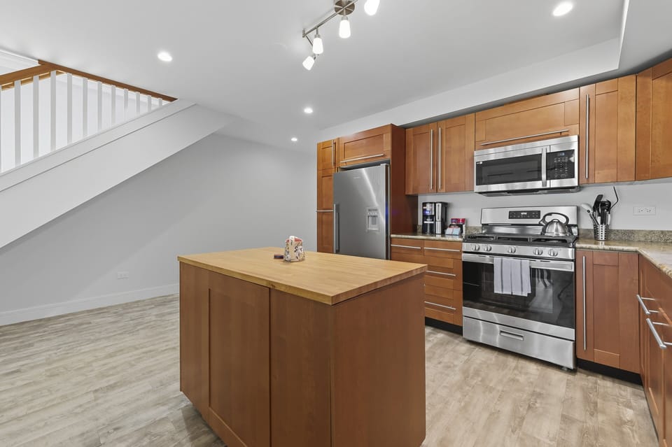 Indoors, Appliance, Microwave, Oven, Architecture