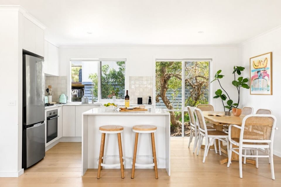 Fully equipped kitchen ready for big family breakfasts or shared dinners in.