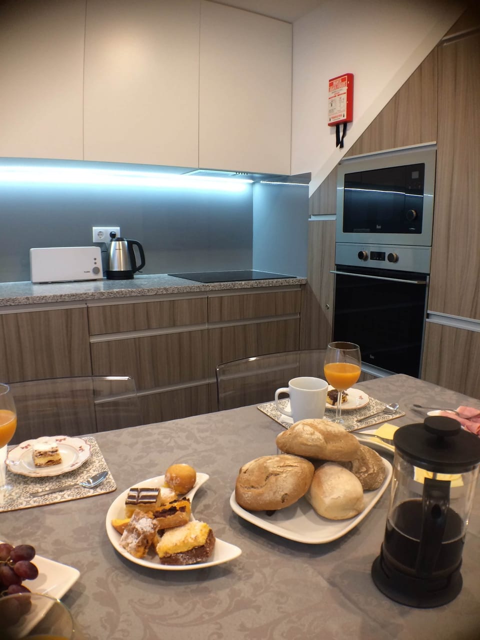 The cooking area, fully equipped.