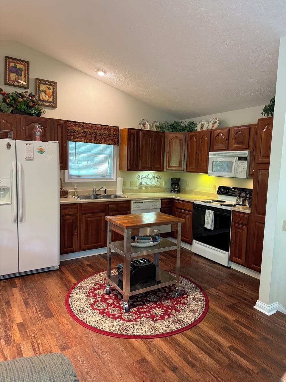 Kitchen ready to make meals and memories!