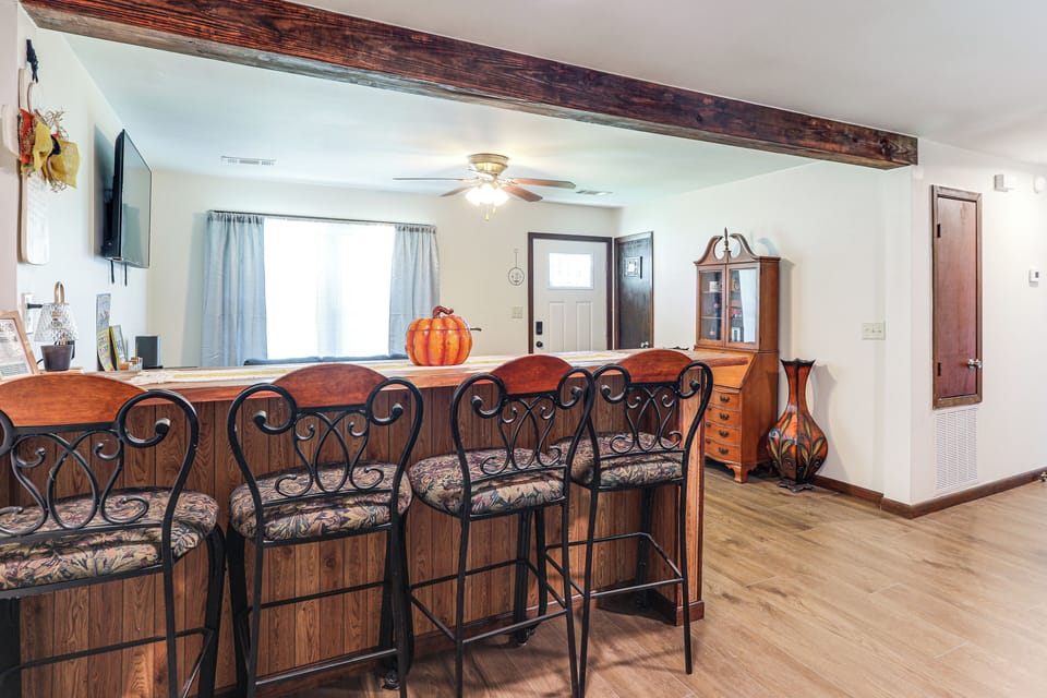 Breakfast Bar | Dishware & Flatware