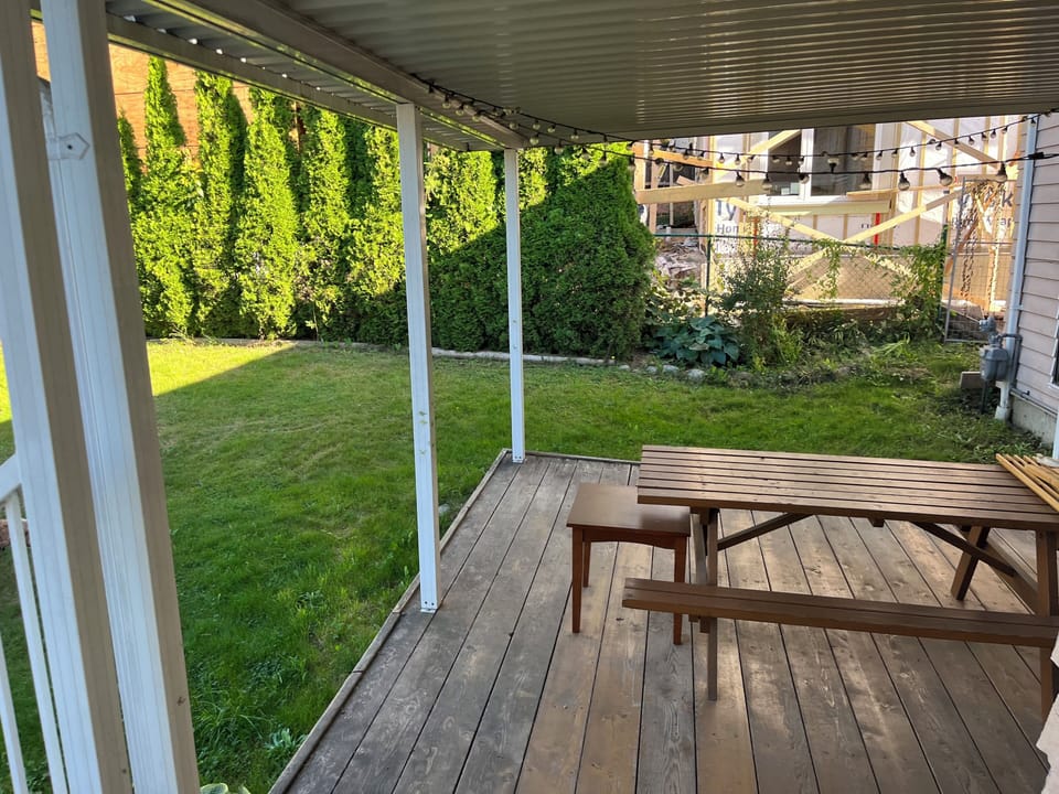 Outdoor dining