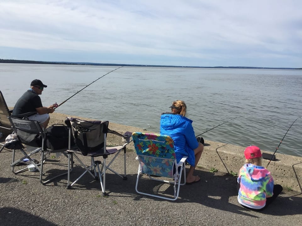 Fishing at the wharf on Île d'Orléans -Pêche au quai de l'Île d'Orléans