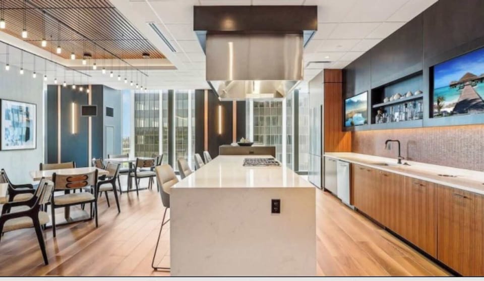 Amenities: Residential Lounge
