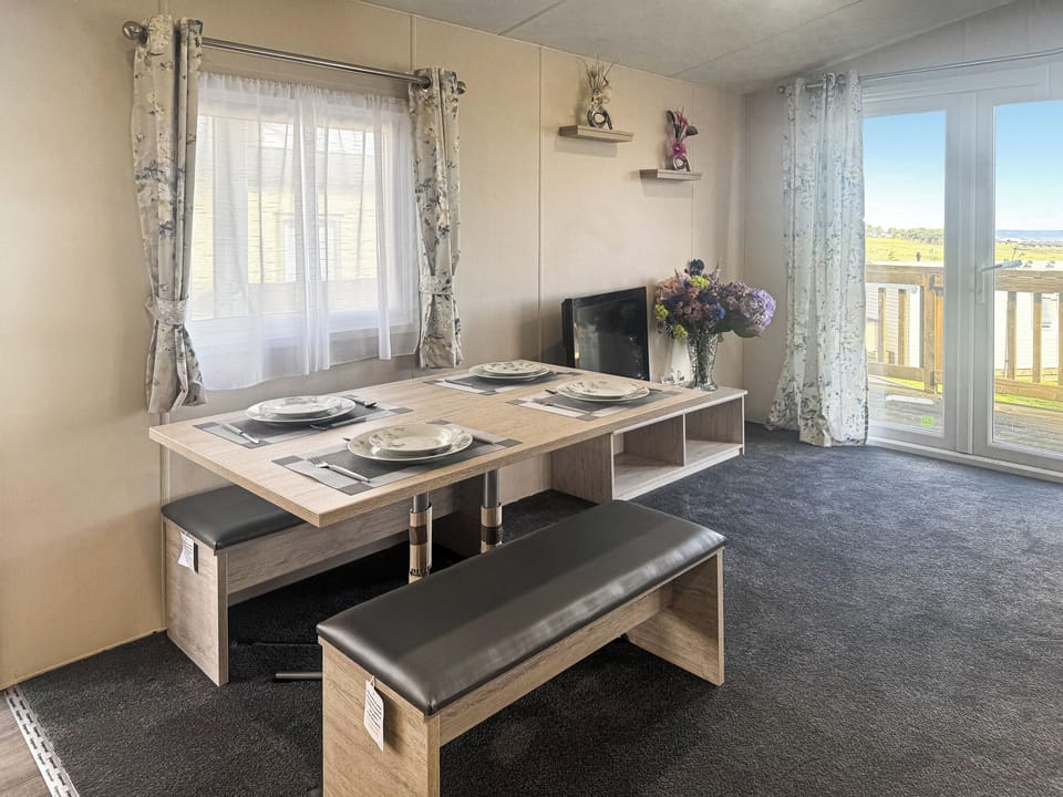 Dining Area | Hadrian&rsquo;s Hollow - Lilswood Park, Hexham