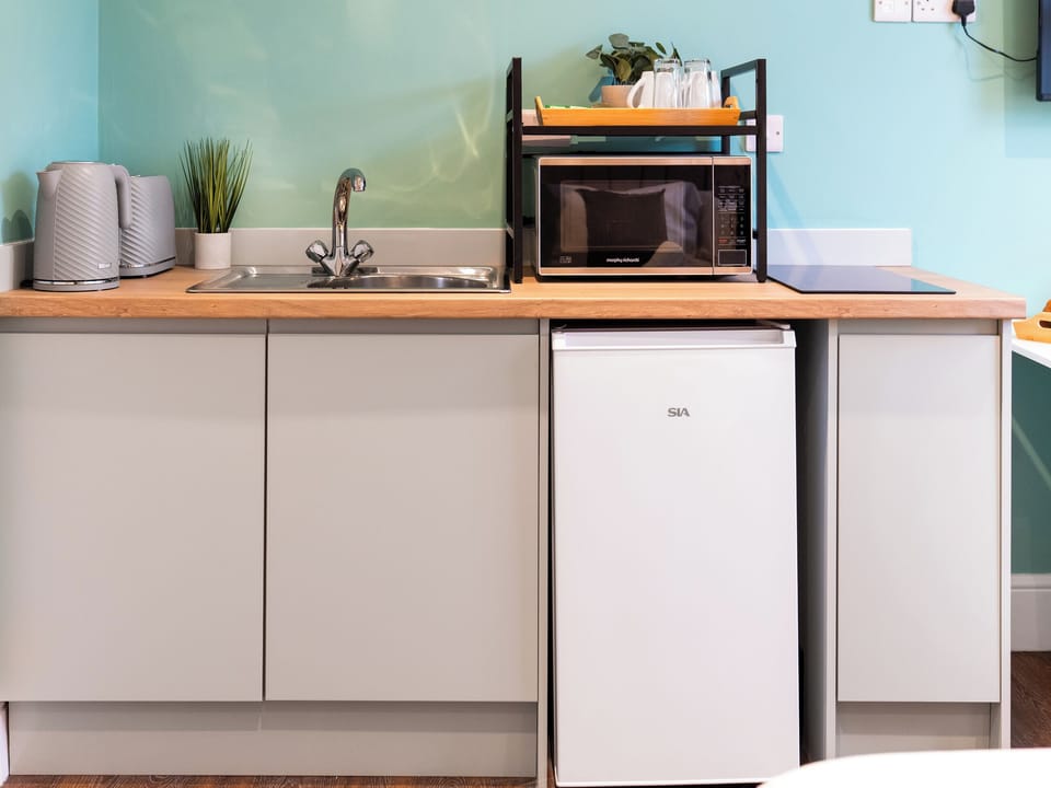 Kitchen area | Hilltop Apartment 7 - Hilltop Apartments, Earl Shilton