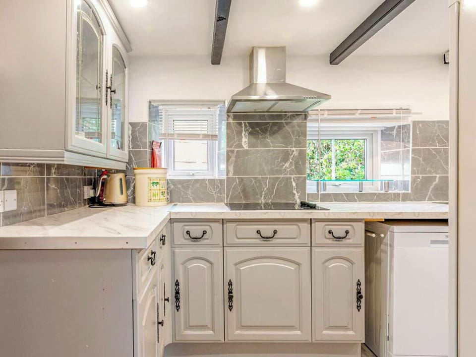 Kitchen | Sunnyside Cottage Retreat, St Austell