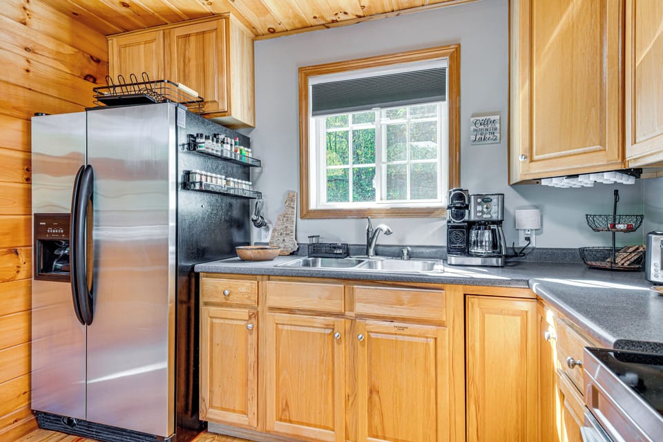 Kitchen | Main Level
