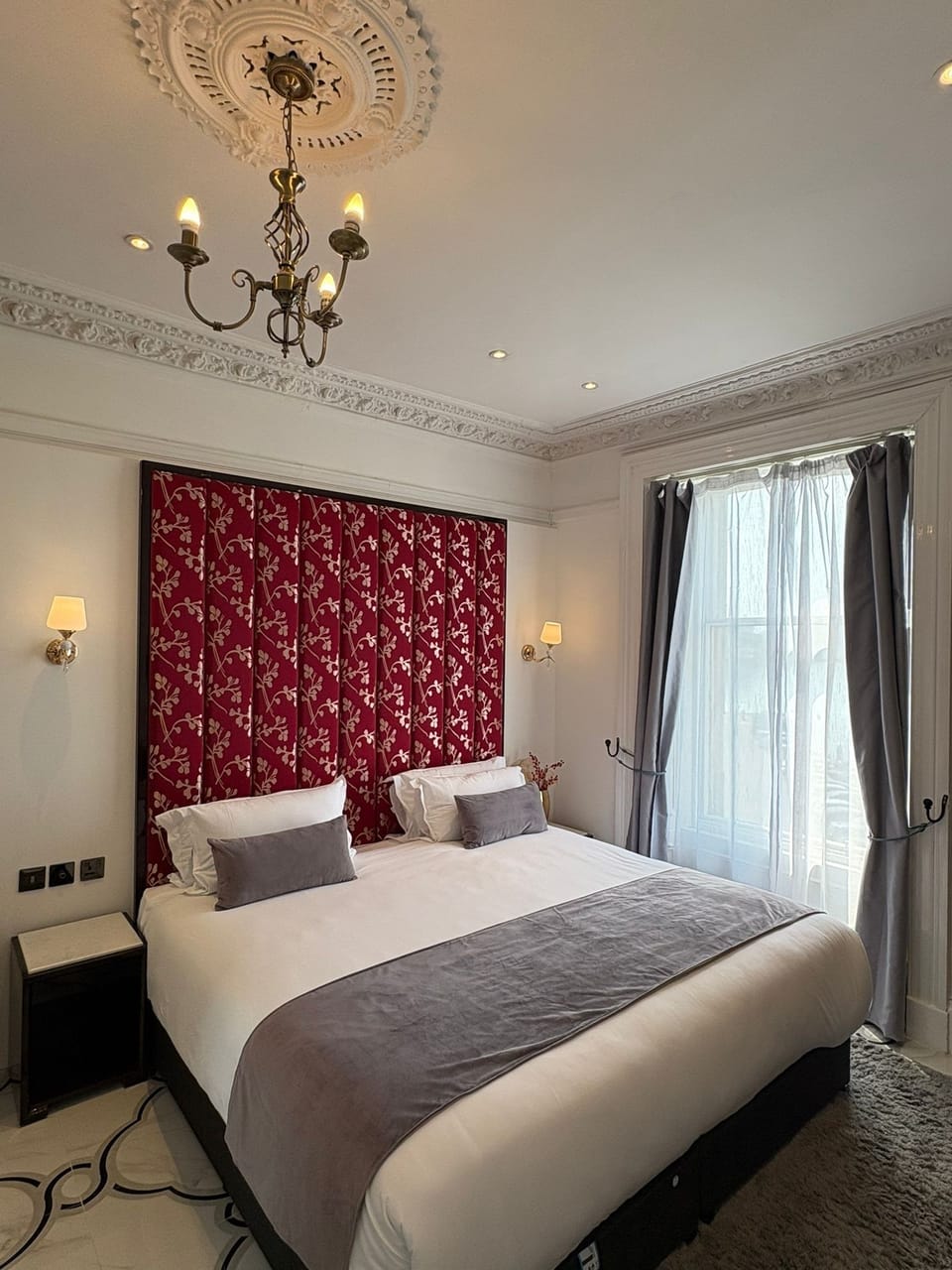Unit w/ Double Bed