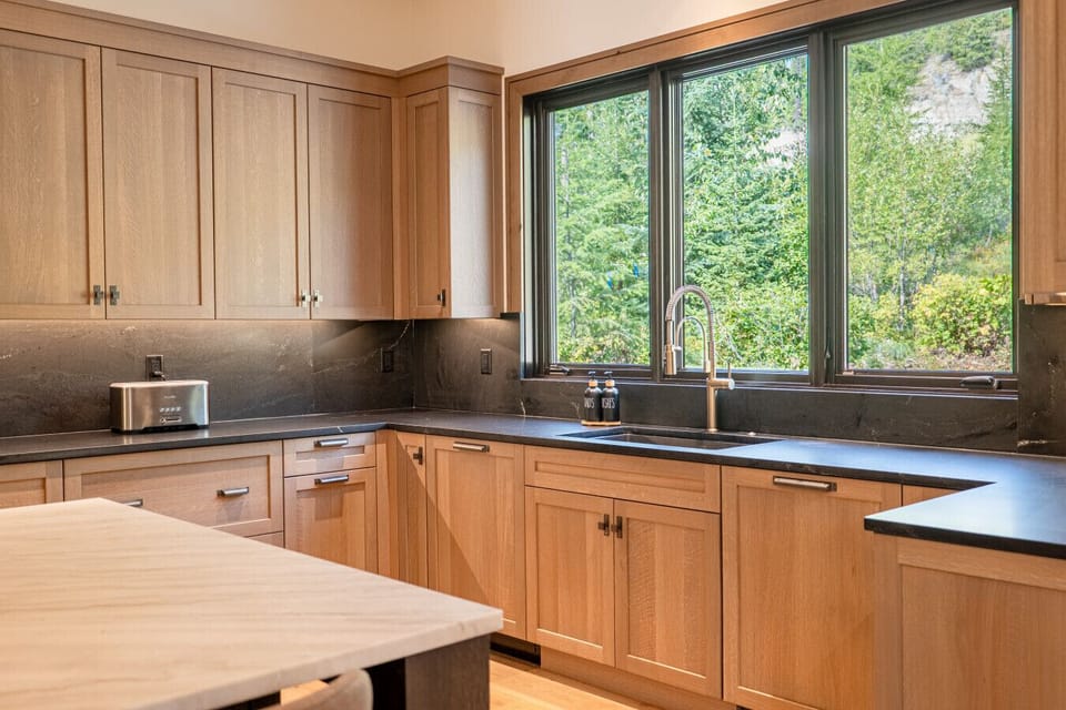 Fully Equipped Modern Kitchen